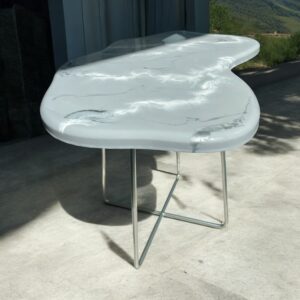 Elegancki stolik z żywicy epoksydowej - styl i nowoczesność w Twoim wnętrzu