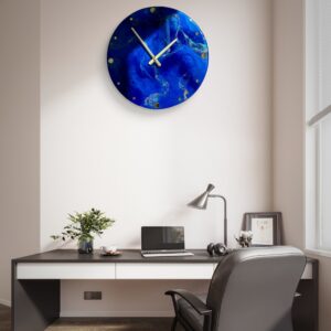 Granatowy Zegar Ścienny z Żywicy Epoksydowej – Nowoczesny Design z Złotymi Akcentami