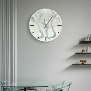 Elegancki Zegar z Żywicy Epoksydowej – Biało-Perłowy z Srebrnymi Akcentami