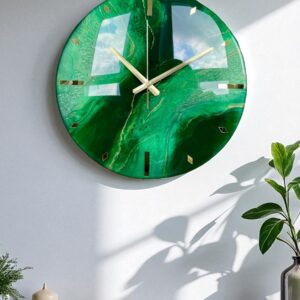 Zielony Zegar Ścienny z Żywicy Epoksydowej ze Złotymi Akcentami – 40 cm, cichy mechanizm